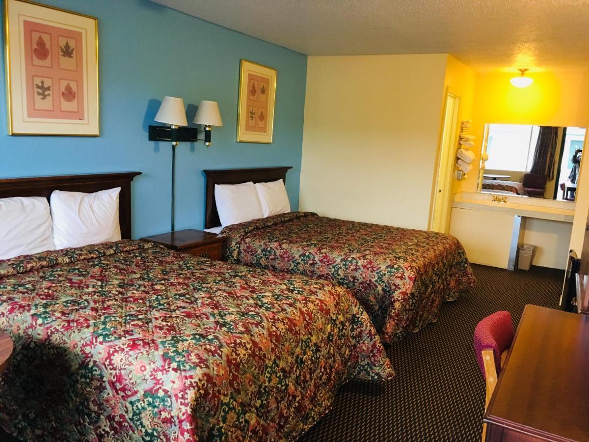 Budget Inn Caravan Motel Harrisonville Buitenkant foto