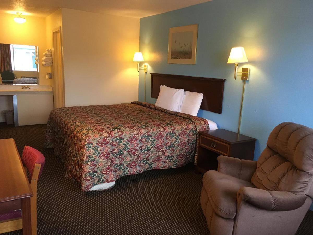 Budget Inn Caravan Motel Harrisonville Buitenkant foto